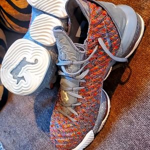 Lebron 16